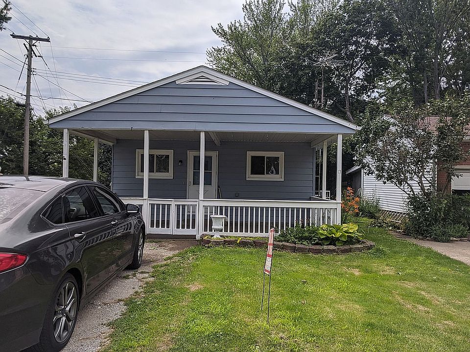 1st image of 884 Aurora Dr