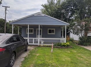 884 Aurora Dr, Vermilion, OH 44089