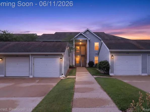 1673 Weatherstone Dr, Ann Arbor, MI 48108