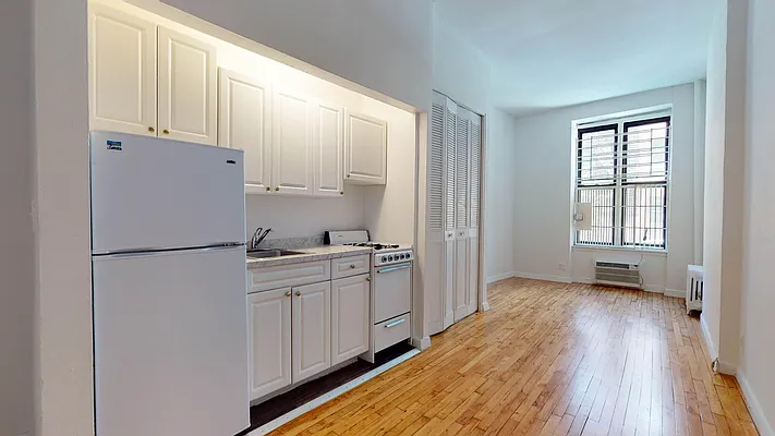 Rented by Bond New York | media 7