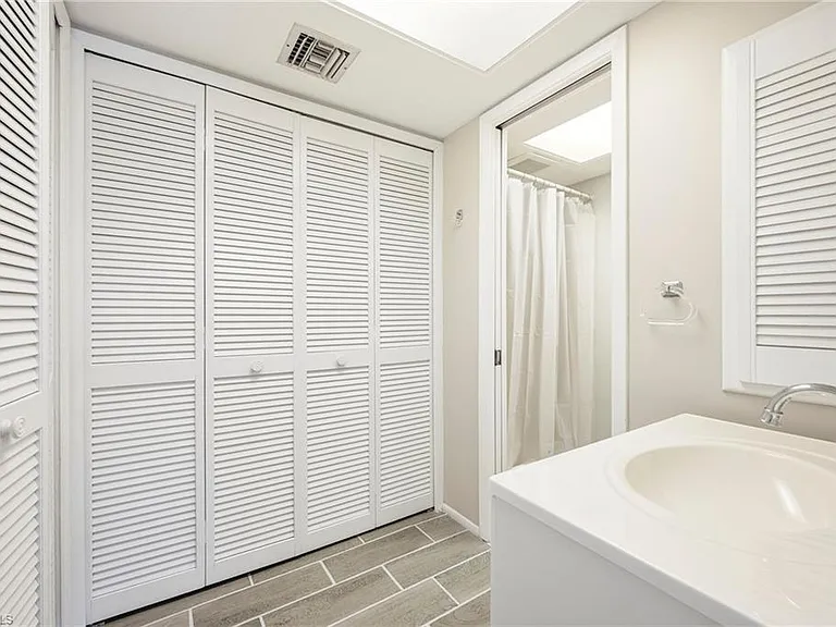 1376 Chesapeake Ave #2 — Photo 16