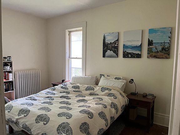 3rd image of 903 W Huron St #3