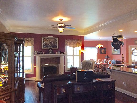 4th image of 802 Lafayette Dr
