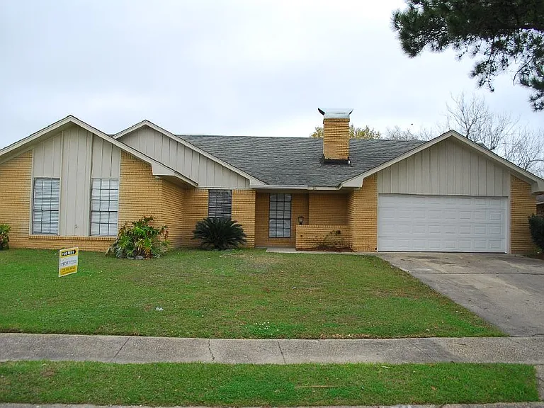 104 Big Sky Dr — Photo 1