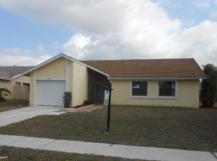 19132 Fairlawn Ln, Boca Raton, FL 33434
