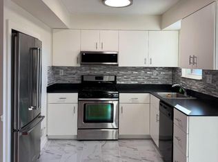 98 Bon Aire Cir APT V12, Suffern, NY 10901