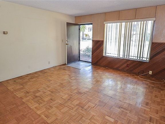 4th image of 585 S Royal Crest Cir Unit 3