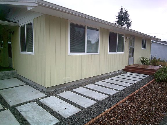 3rd image of 810 E Blair Ave