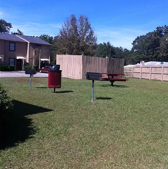 Alexander Court — Photo 8