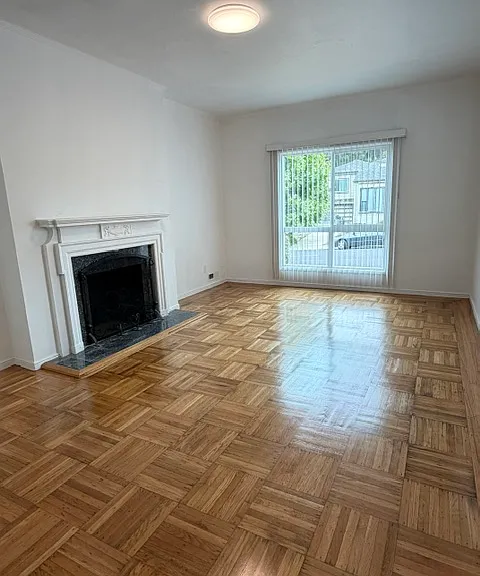 177 Wilshire Ave — Photo 2