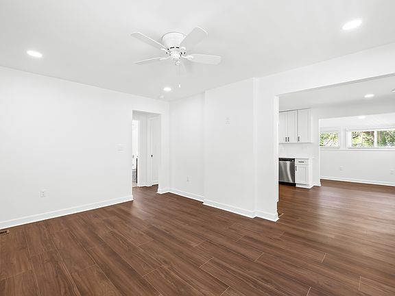 3rd image of 2509 Ringwood St