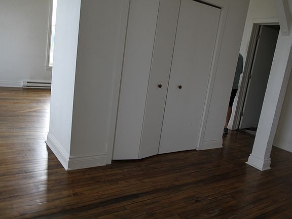 5th image of 314 S Hamilton St APT 2C