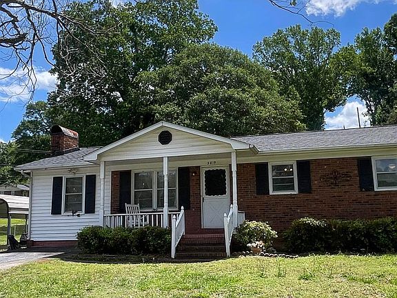 2nd image of 2819 Cedar Springs Dr