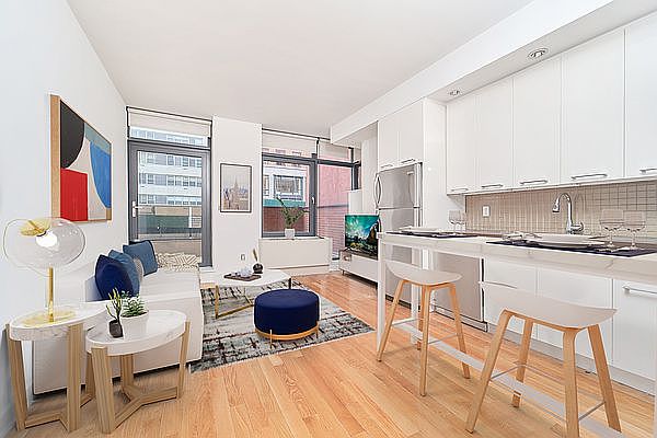 1st image of 49 E 34th St #2