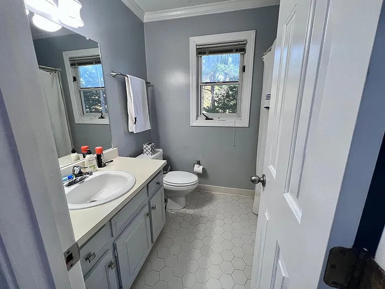 2nd Full Bathroom- 2nd Floor