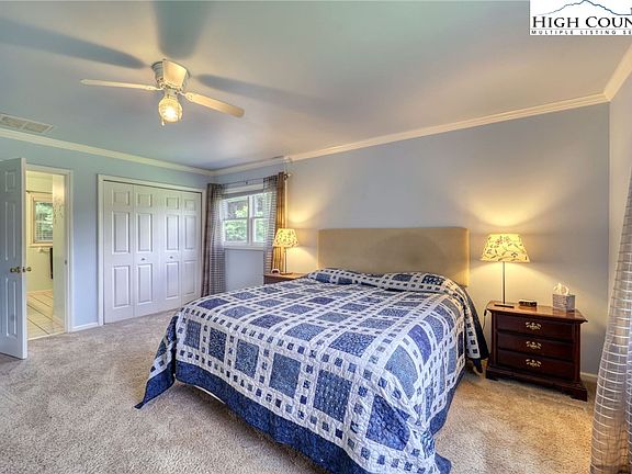 4th image of 281 Woodbriar Drive