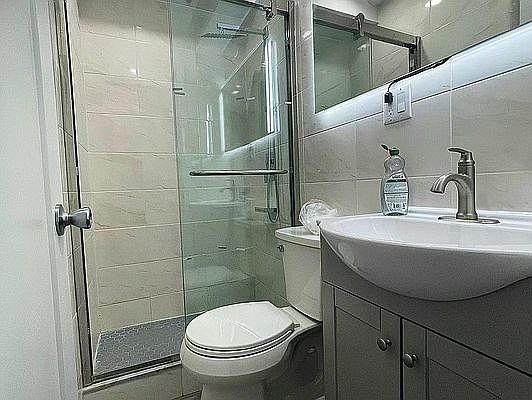 5th image of 50-16 46th St #1