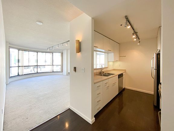3rd image of 300 3rd St APT 605