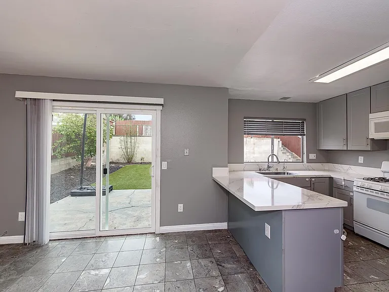 1045 Fuchsia Ln — Photo 33