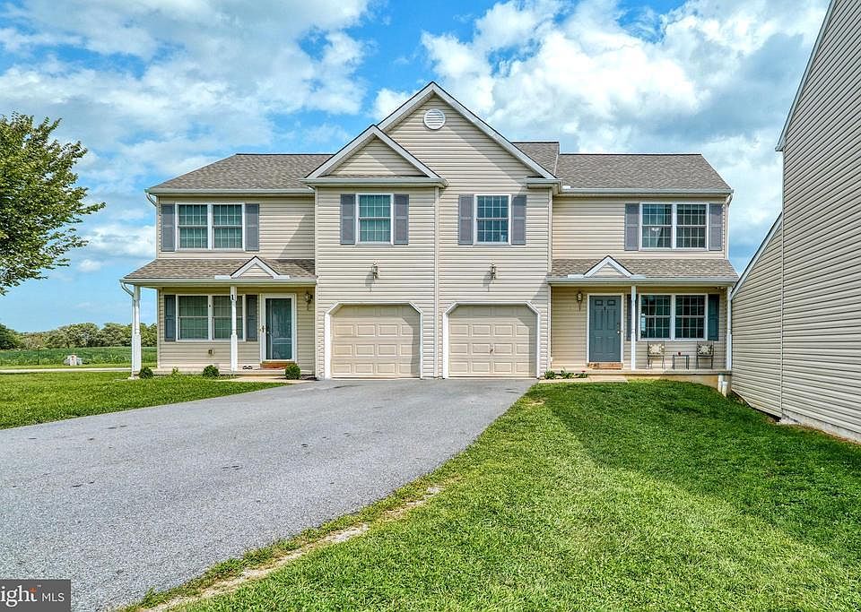 1st image of 3 Creekside Dr