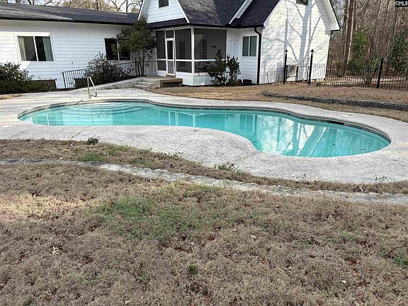 3rd image of 363 Langford Rd