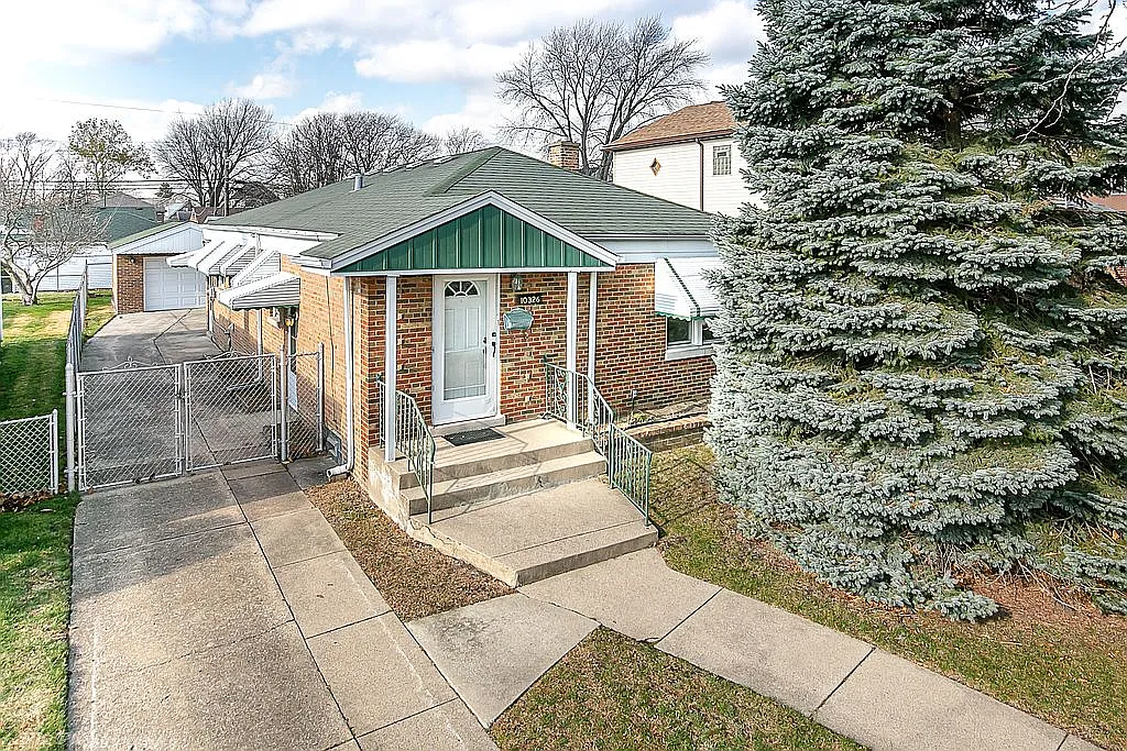 10326 S Central Park Ave photo 1