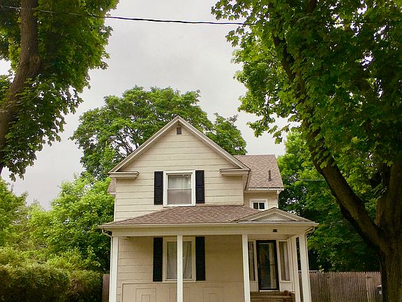 2nd image of 414 W Prairie St