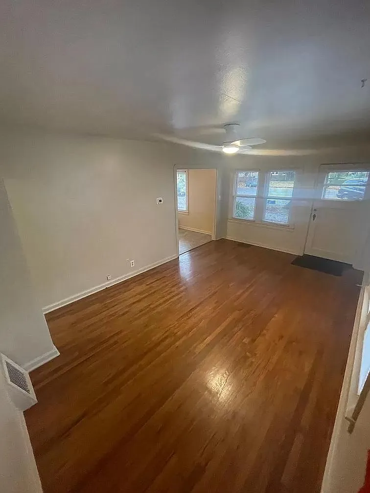 719 Cottage St NE — Photo 2