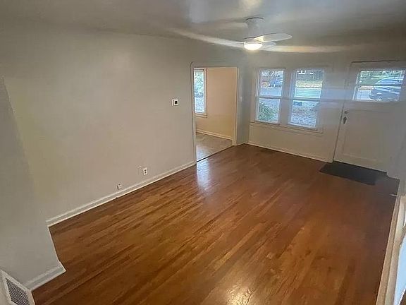 2nd image of 719 Cottage St NE