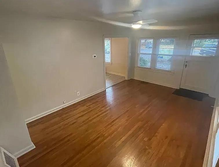 719 Cottage St NE — Photo 2