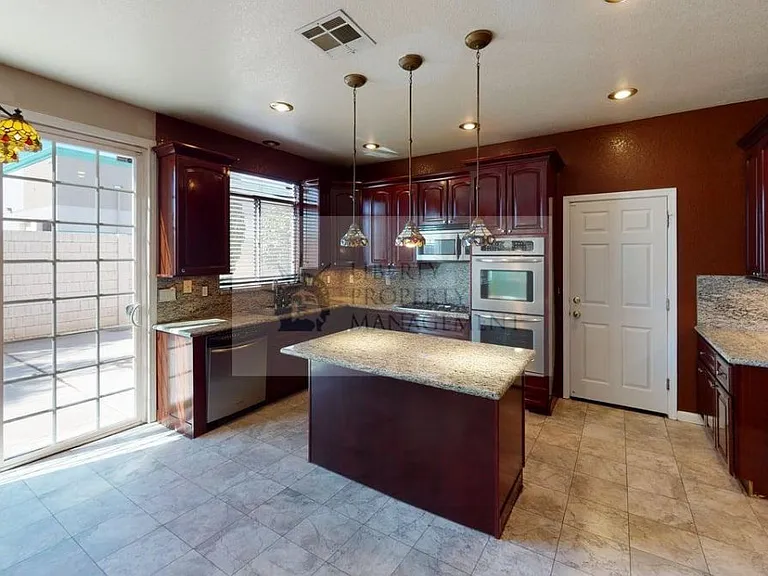 186 Ravenstone Way — Photo 6