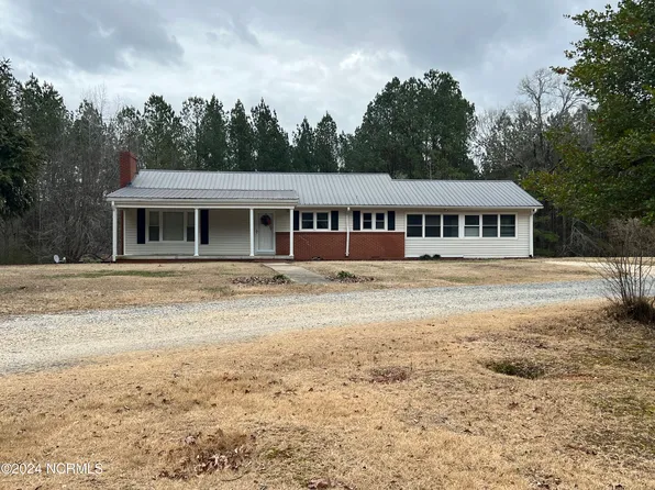 745 S Middleton Street, Robbins, NC 27325