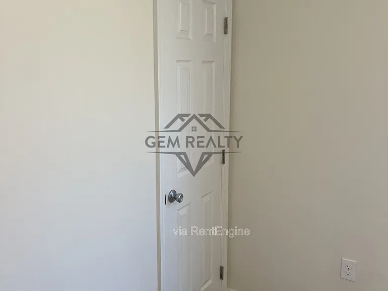 8326 Quicks Way — Photo 31