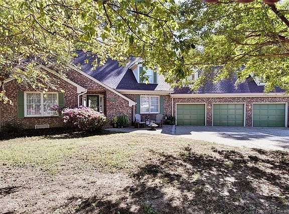 2nd image of 5845 Hawthorn Ln