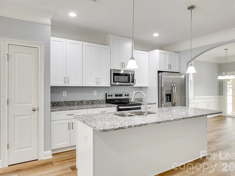 500 Dawn Cir #A — Photo 4