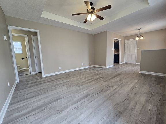 3rd image of 415 Carter Rd