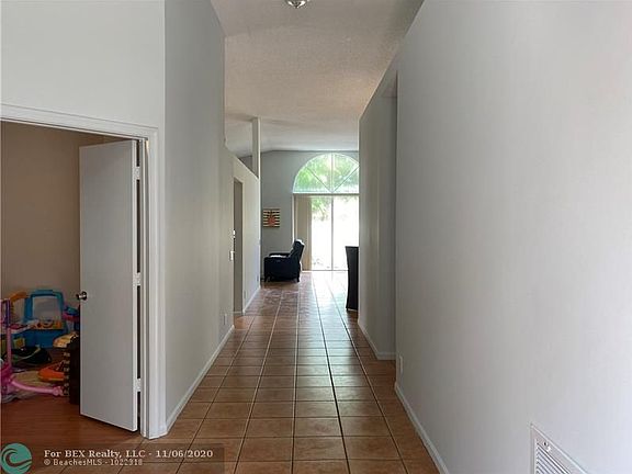 Home For Sale In Regency Lakes