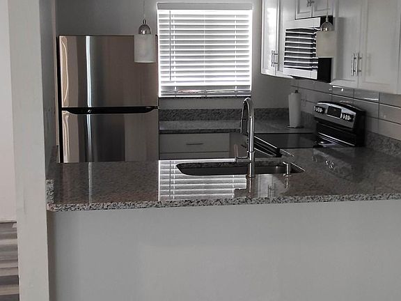 3rd image of 137 Scottsdale Sq #137