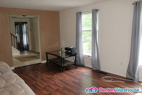 3rd image of 212 Fallsway Ln