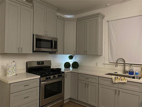 5th image of 2844 Hiawatha St