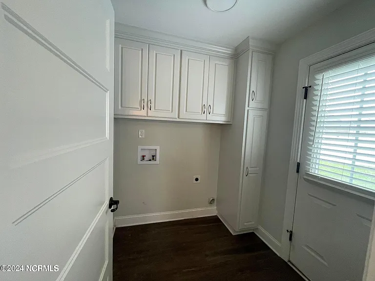 1525 Penncross Dr — Photo 9