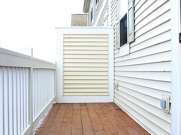 3rd image of 615 N Hidden Prairie Ct