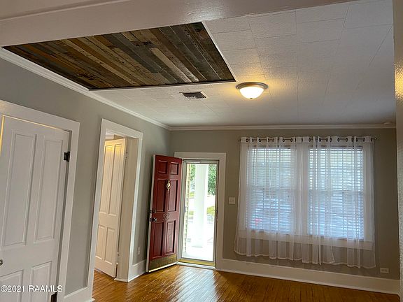 5th image of 523 Julia St