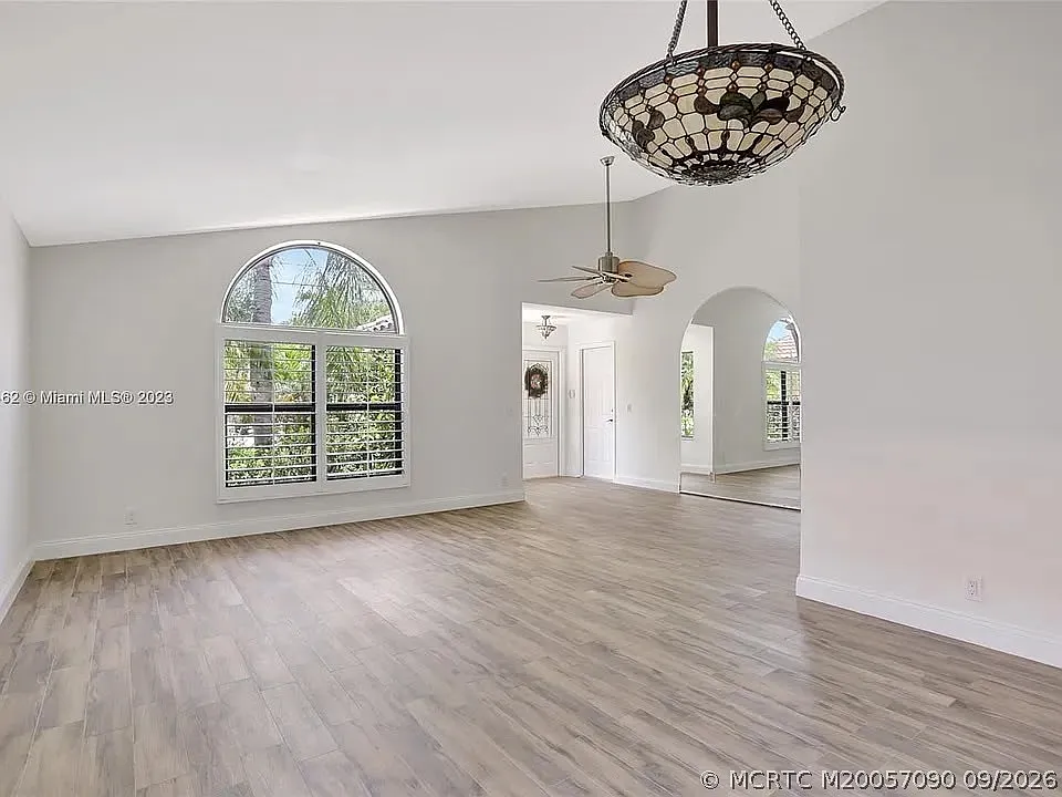 3 bed, 2.0 bath, 1616 sqft, $2,100 — Photo 4
