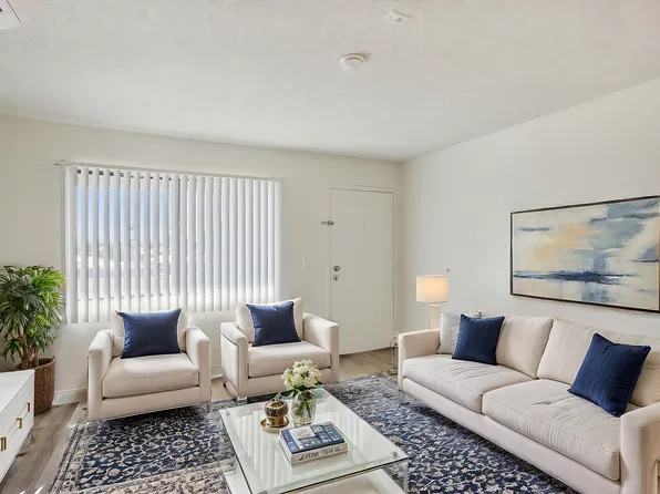 Village Square, 5025 Nellis Oasis Ln, Las Vegas, NV 89115