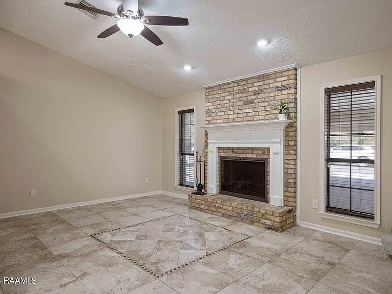 103 Wadsworth Dr #A — Photo 6