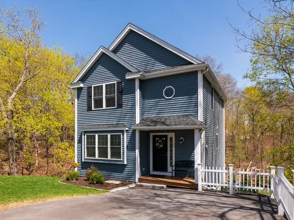 52 Lakehurst Ave, Weymouth, MA 02189