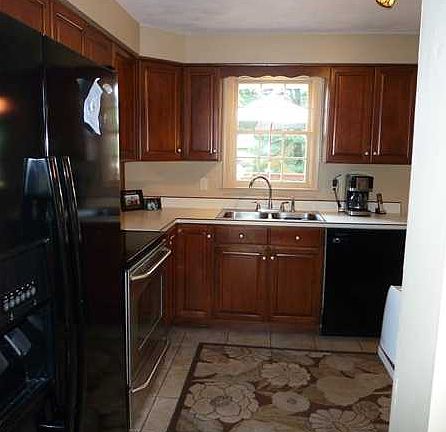 5th image of 2 Holly Dr