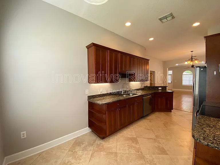 332 E Kaley St — Photo 6