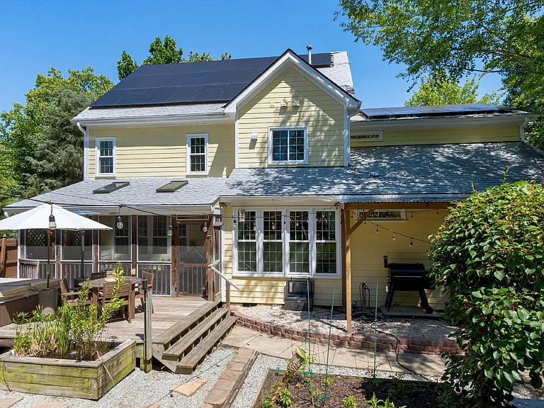 2711 Ashland Dr — Photo 40